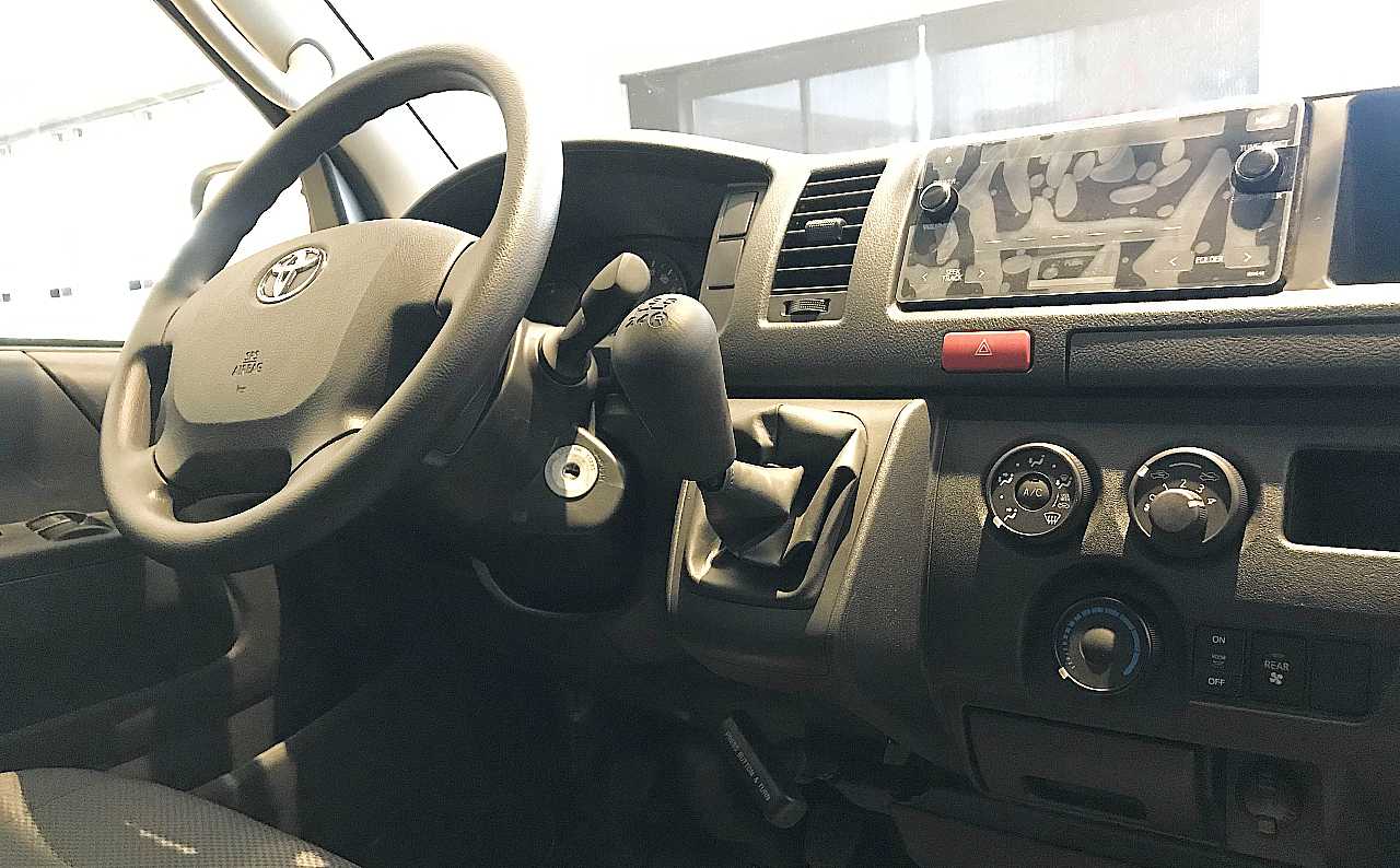 HIACE Commuter DIESEL